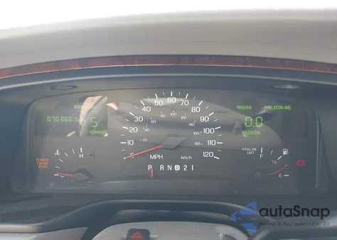 1998 Lincoln Town Car Signature from USA, damaged, VIN 1LNFM82W5WY644310